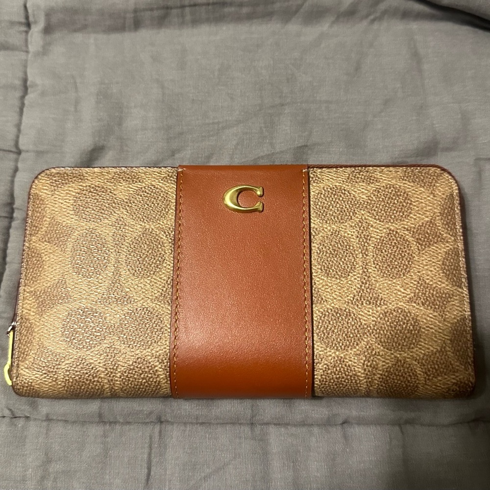 Coach Signature Canvas Accordion Wallet